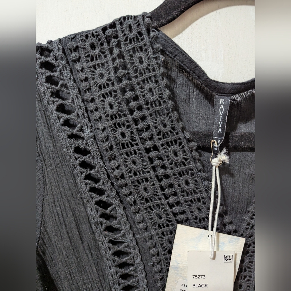 Raviya Small Black Long Sleeve Crochet-inset Trim Tunic Swim Cover-up - Picture 2 of 7